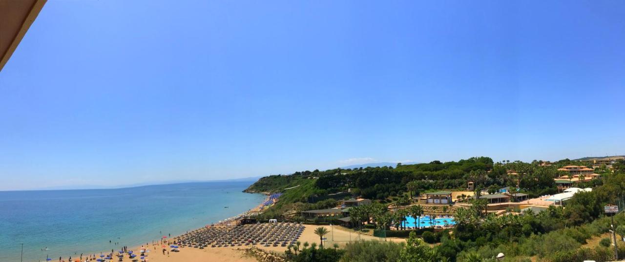 Appartamenti E Stanze Onde Blu Le Castella  Eksteriør bilde