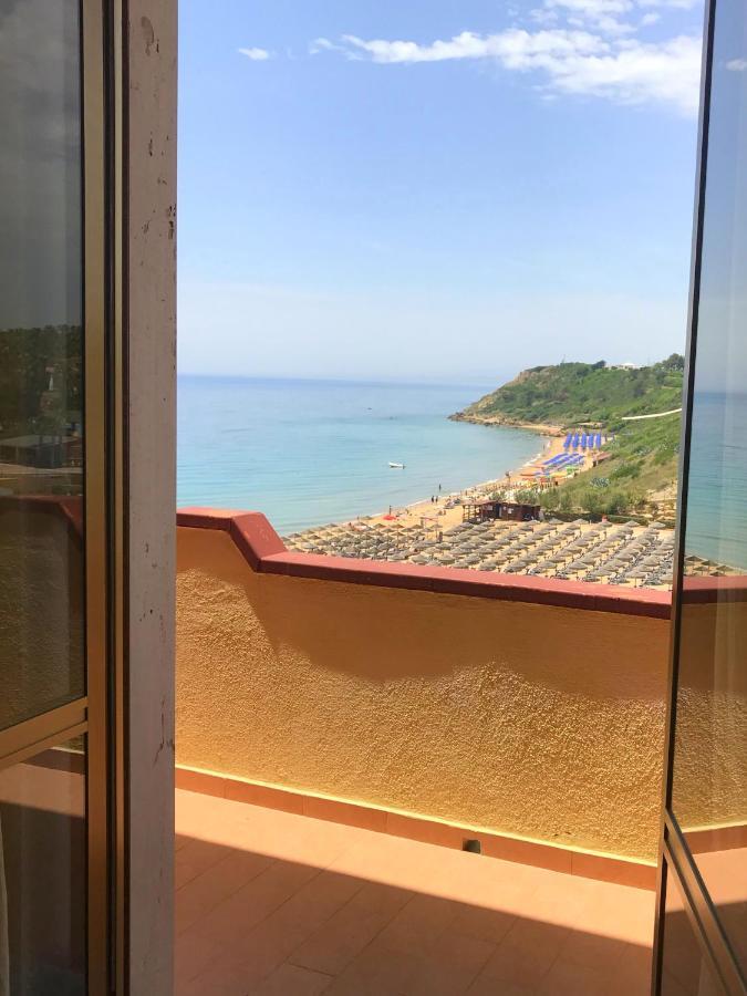 Appartamenti E Stanze Onde Blu Le Castella  Eksteriør bilde